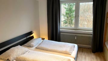 WiFi, bed sheets