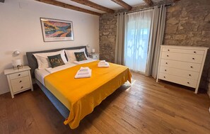 3 chambres, fer et planche à repasser, lit parapluie, Wi-Fi gratuit