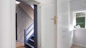 Interior - The Ivanhoe, Manly Isyd (Manly)