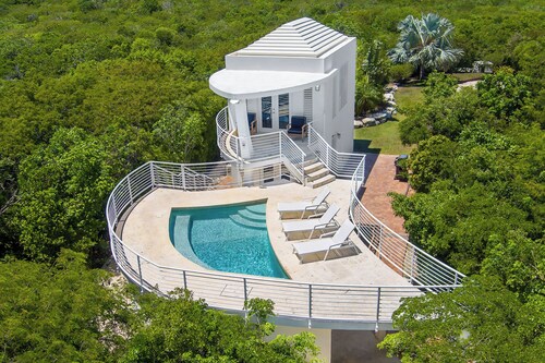 Boathouse Villa 1 Bedroom,2 Bathroom Retreat