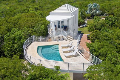 Boathouse Villa 1 Bedroom,2 Bathroom Retreat