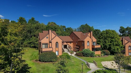 Deluxe 1BR w/ Patio | Golf Nearby + Resort Pools