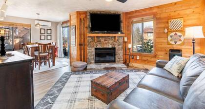 Deluxe 1BR w/ Patio | Golf Nearby + Resort Pools