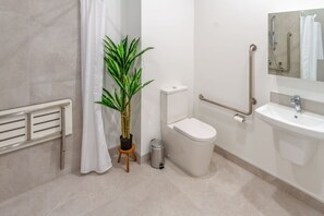 Hair dryer, towels - Like A Hotel Room, But Better. Single Level Studio (Christchurch)