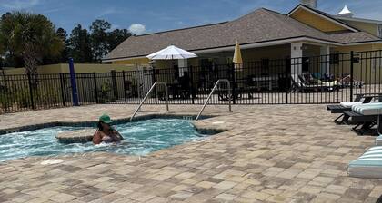 Charming 2-bedroom RV w full access to Beach tiki barpool 30 min Jacksonville