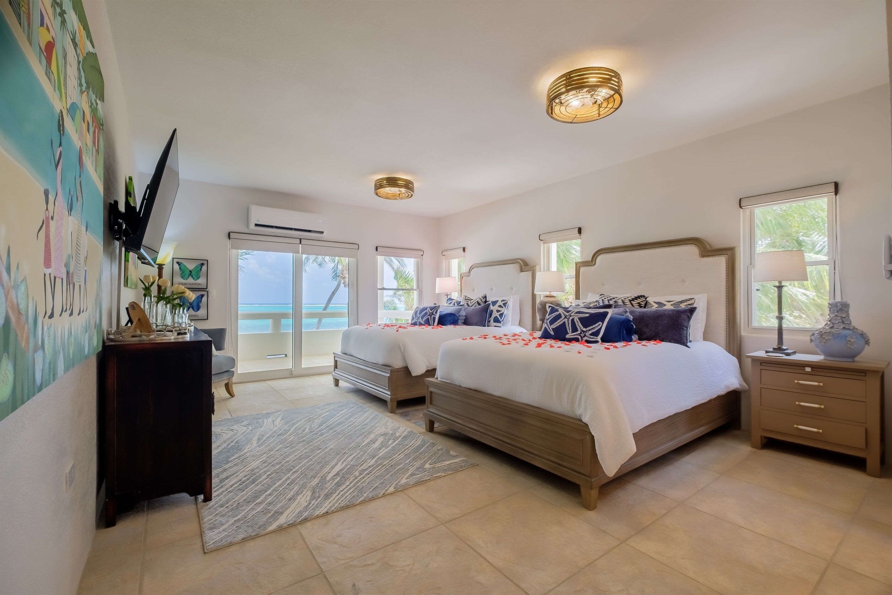 3 bedrooms, desk, iron/ironing board, travel crib