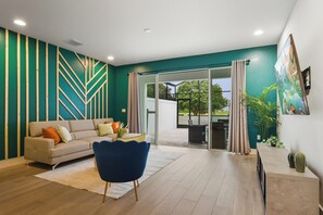 Smart TV, video games