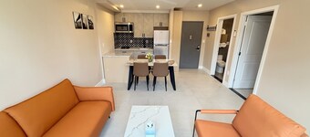 Welcoming building - LES