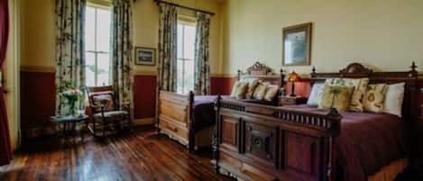 The Palm Suite | Blackout drapes, iron/ironing board, free WiFi