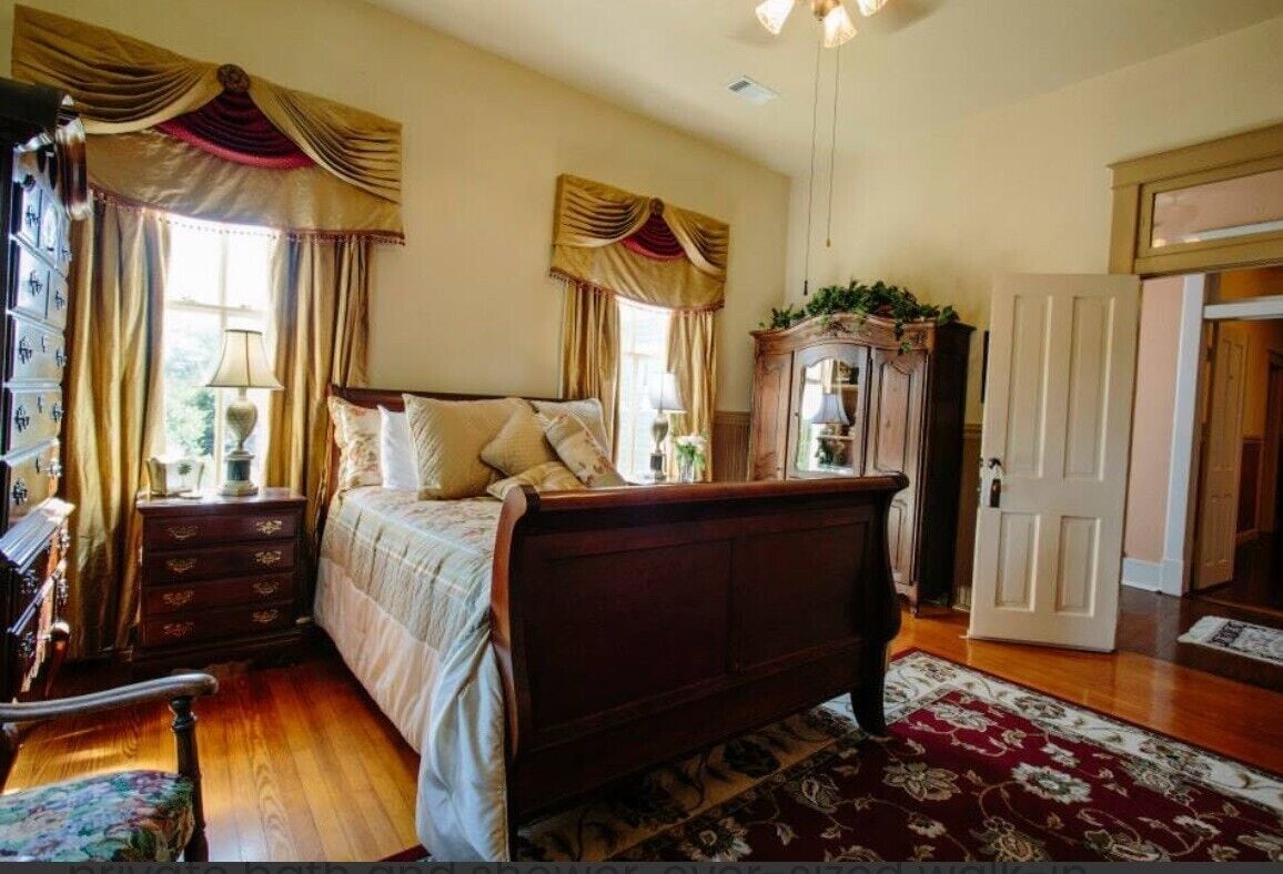 Blackout curtains, iron/ironing board, free WiFi