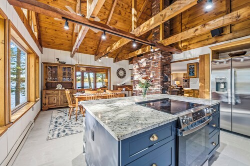  Lakeside Retreat in Naples, ME – Private Beach, and Stunning Views!