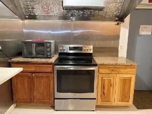 Tremendous and unique 3 bedroom apartment