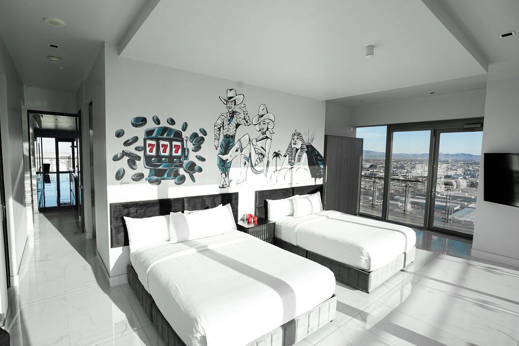 2 室のベッドルーム、セーフティボックス (室内)、アイロン / アイロン台、WiFi (無料)