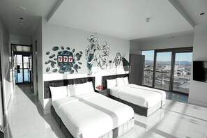 2 bedrooms, in-room safe, iron/ironing board, free WiFi