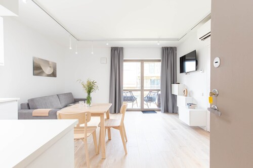 New 2025 Pervalka Neringa Flat White Dunes: AC, Heating, Private Balcony