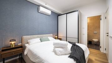 5 bedrooms, WiFi, bed sheets