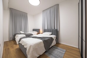 5 bedrooms, WiFi, bed sheets