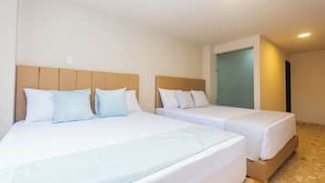 Standard-Vierbettzimmer, 2 Queen-Betten | Kostenloses WLAN