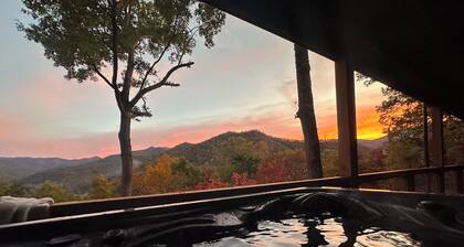 The Skylodge at Lake Logan! Mountain top Cabin Amazing Views Hot Tub Fireplace!