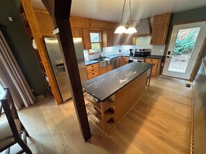 ميكروويف، فرن، موقد طهي مسطح، غسالة أطباق