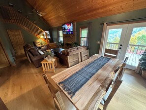 المنشأة من الداخل