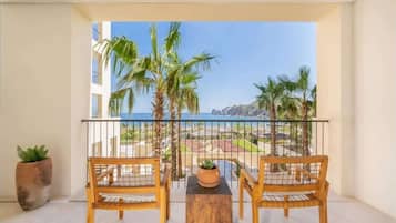 Luxury-Apartment, Meerblick | Blick vom Balkon
