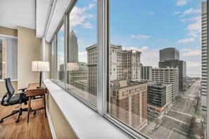 Interior - 16th Floor Downtown High-Rise FREE Parking & Gym (Cleveland)