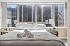 2 soverom, strykejern/-brett, internettilgang og sengetøy