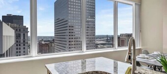 21st Floor Penthouse  Amazing Views of Downtown!