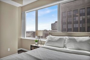 2 bedrooms, iron/ironing board, internet, bed sheets