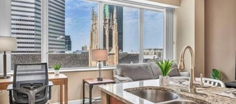 Luxury High-Rise Condo in Amazing Location Gym