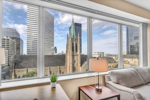 Luxury High-Rise Condo in Amazing Location Gym