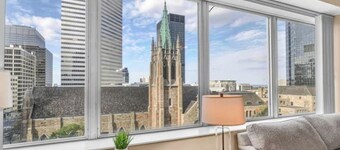 Luxury High-Rise Condo in Amazing Location Gym