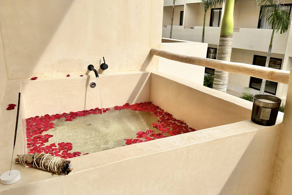 Apartamento Deluxe, balcón, vistas a la piscina | Balcón