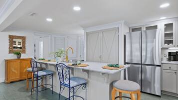 Mikroaaltouuni, astianpesukone