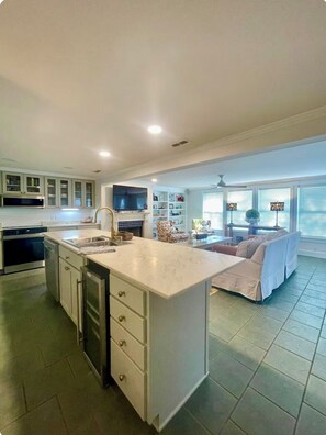 Microwave, dishwasher