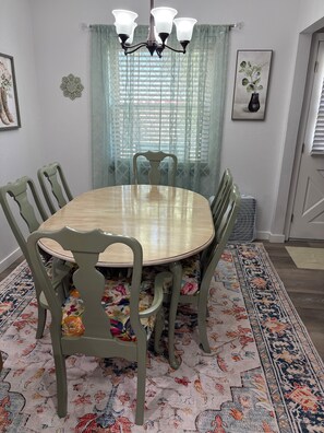 Dining - Jennie May's Retreat offers a comfortable place to rest and recharge! (Enid)