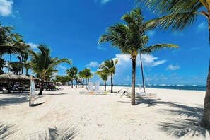 Beach - Secret Corner 1BR Studio Apt with Pool & Jacuzzi (Punta Cana)