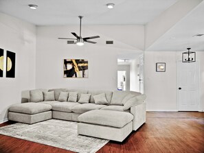 TV, fireplace