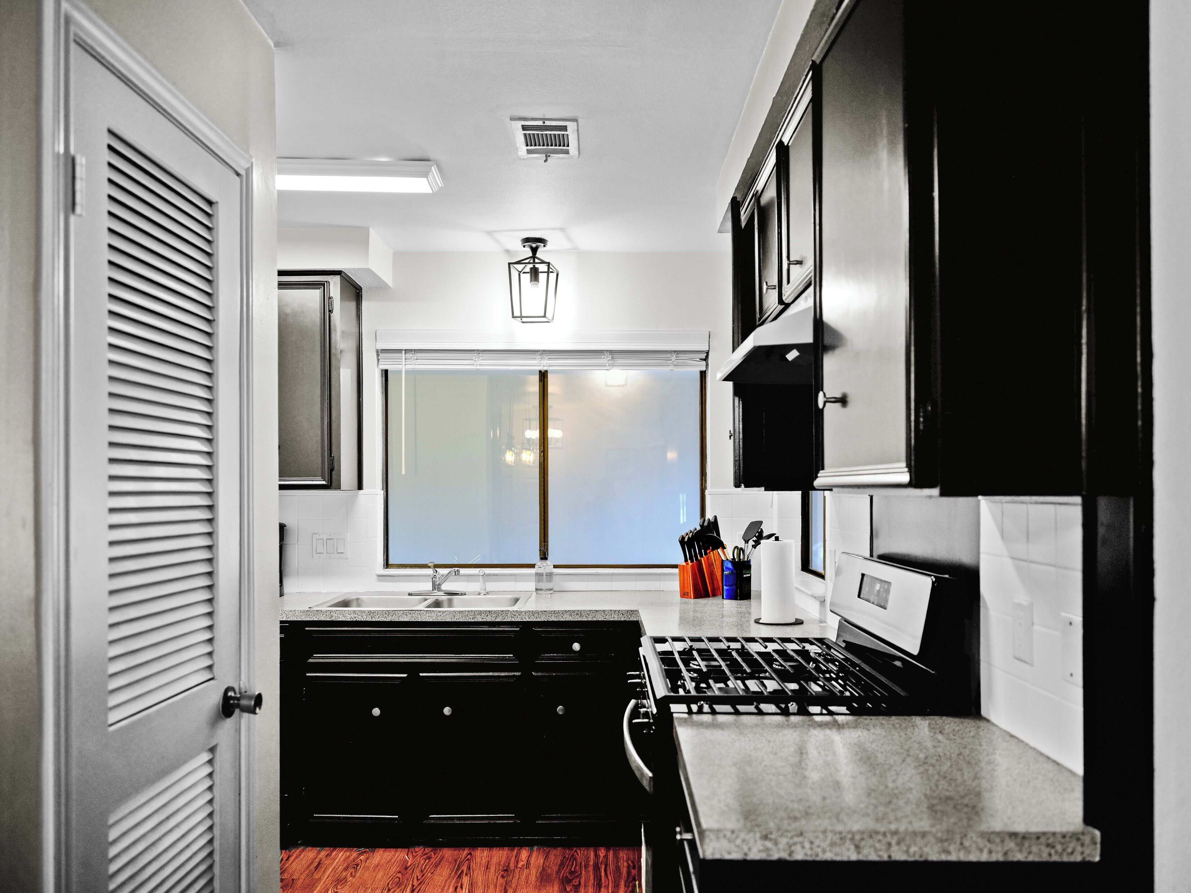 雪櫃、微波爐、焗爐、爐具