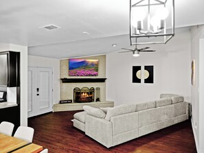 Interior - NEW 3 BDRM Northwest Austin Home Near Q2/Domain/DT (Austin)