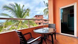 Unclassified image, 3 of 8, button - Spacious two-bedroom suite with a balcony (Puerto Ayora, Santa Cruz Island)
