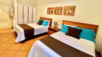 4 slaapkamers, een bureau, gratis wifi, beddengoed