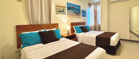 4 soverom, skrivebord, wi-fi (inkludert) og sengetøy