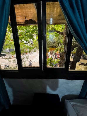 Chambre Familiale, vue ville | Wi-Fi gratuit