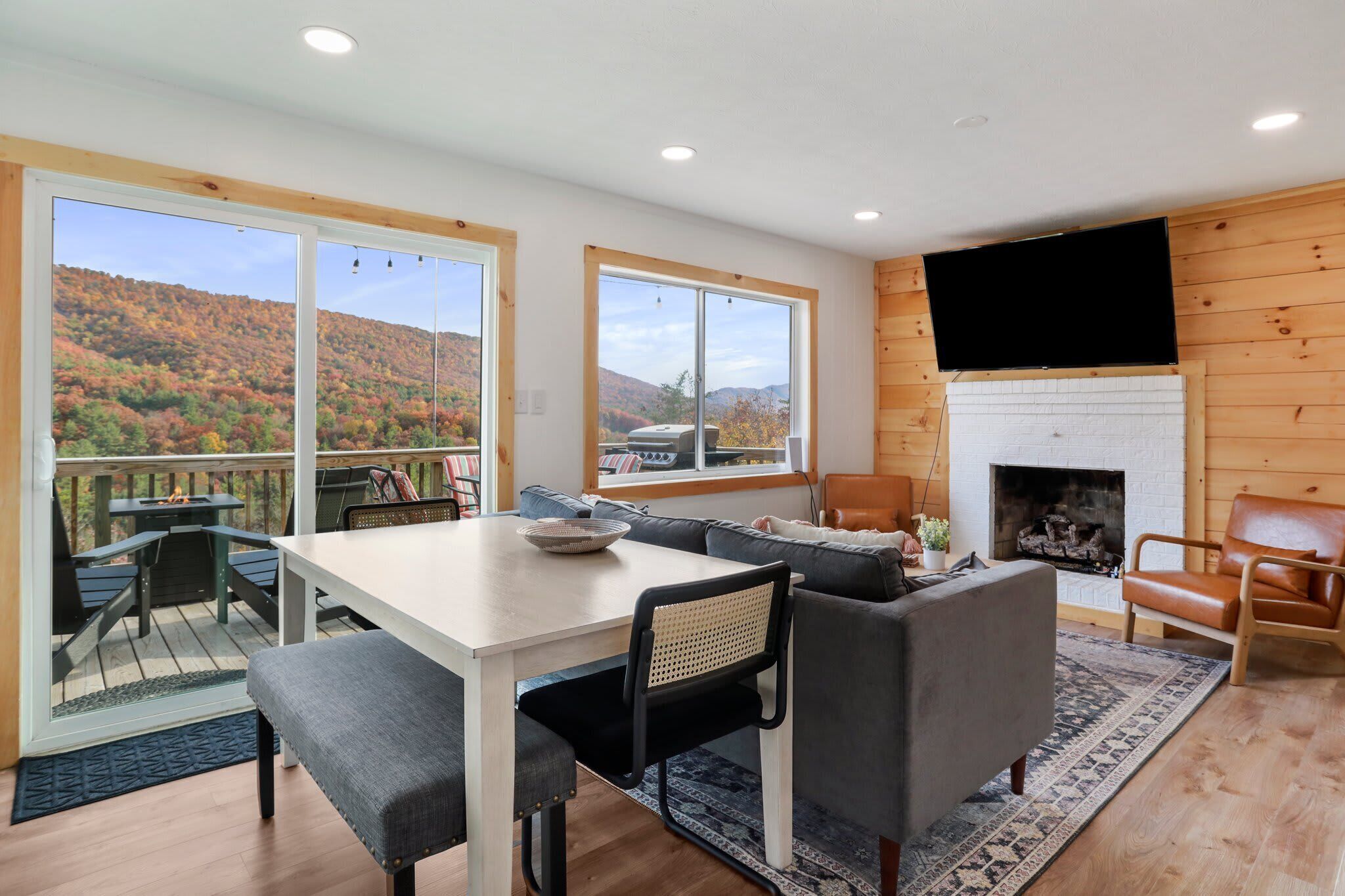 TV, fireplace, offices