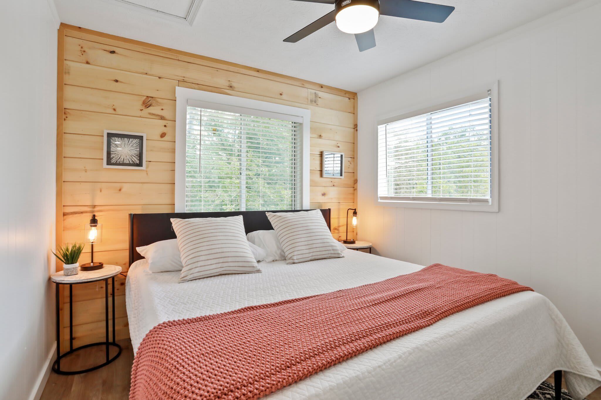 2 chambres, lit parapluie, Wi-Fi, draps fournis