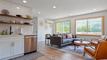 TV, fireplace, offices