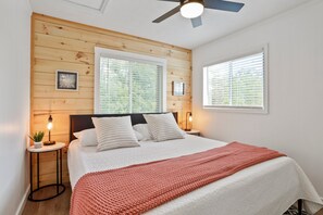 2 Schlafzimmer, Reisekinderbett, WLAN, Bettwäsche