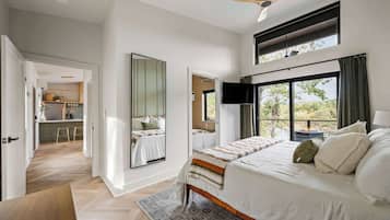 1 bedroom, desk, WiFi, bed sheets